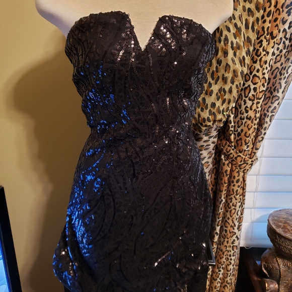Black sequin strapless cocktail dress - Picture 5 of 5